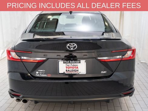 Used 2025 Toyota Camry SE w/ Convenience Package AWD/4WD image 4