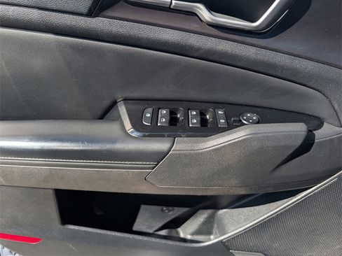 Used 2023 Kia Sportage EX image 17