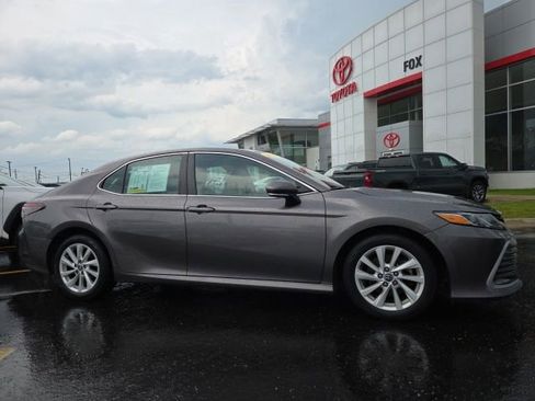 Used 2022 Toyota Camry LE w/ Convenience Package FWD image 1