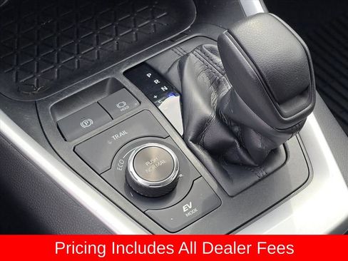Used 2020 Toyota RAV4 XLE w/ Convenience Package AWD/4WD image 25