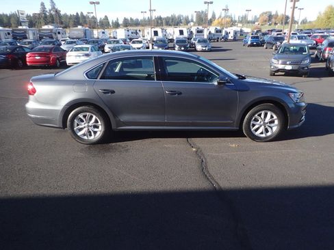 Used 2017 Volkswagen Passat 1.8T S FWD image 6