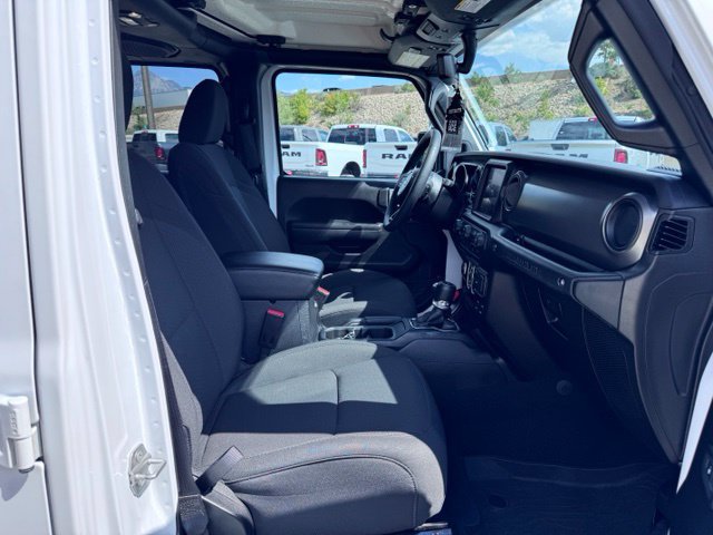 Used 2023 Jeep Wrangler Unlimited w/ Cold Weather Group AWD/4WD image 15