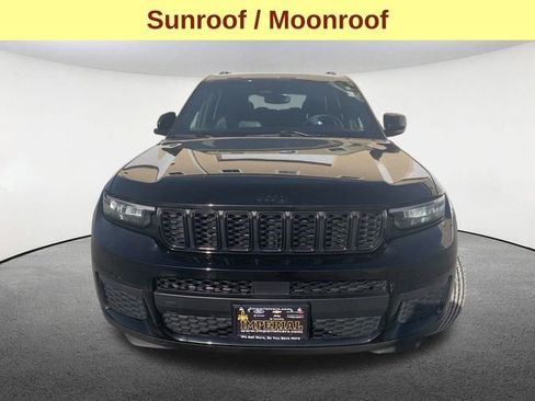 Used 2021 Jeep Grand Cherokee L Laredo image 4