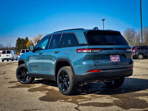 New 2026 Jeep Grand Cherokee Limited w/ Limited Altitude Package AWD/4WD image 6