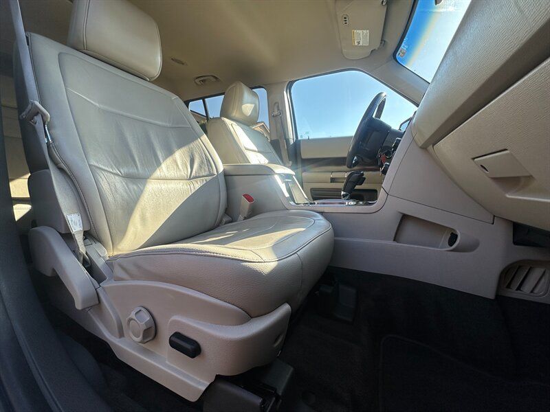 Used 2010 Ford Flex SEL FWD image 13