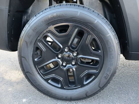 Used 2018 Jeep Renegade Trailhawk w/ Cold Weather Group II AWD/4WD image 43
