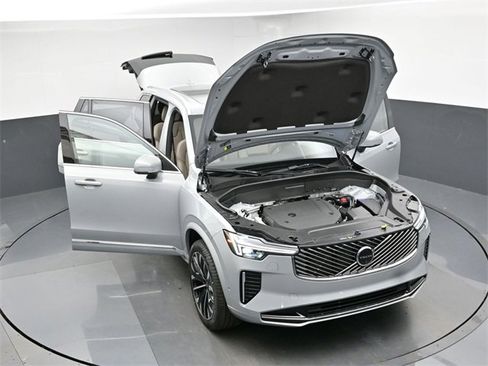 New 2026 Volvo XC90 B6 Plus w/ Protection Package Premier image 56