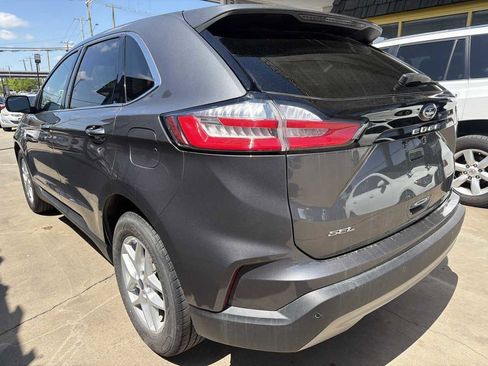 Used 2021 Ford Edge SEL w/ Convenience Package image 4