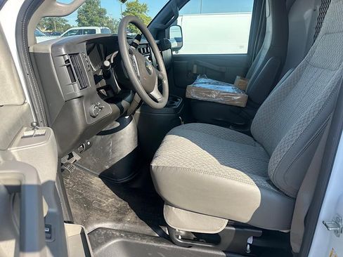 New 2025 Chevrolet Express 2500 Work Van w/ Enhanced Convenience Package image 13
