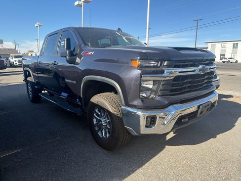 Certified 2024 Chevrolet Silverado 3500 LT w/ Convenience Package image 5