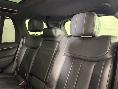 Used 2023 Land Rover Range Rover SE image 24