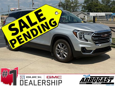 Used 2022 GMC Terrain SLT w/ Infotainment Package II FWD image 1
