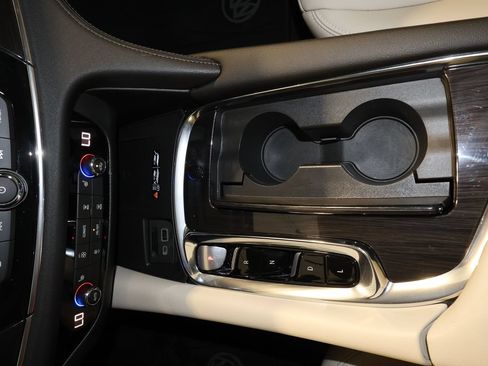 Used 2023 Buick Enclave Essence w/ Experience Buick Package FWD image 14
