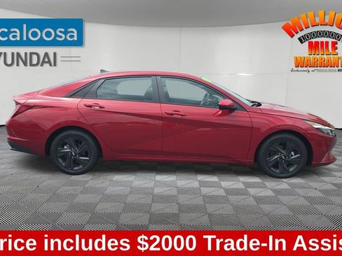 Used 2022 Hyundai Elantra SEL FWD image 9