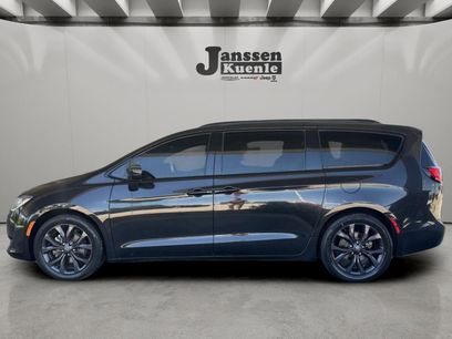 Used 2019 Chrysler Pacifica Touring-L Plus w/ S Appearance Package