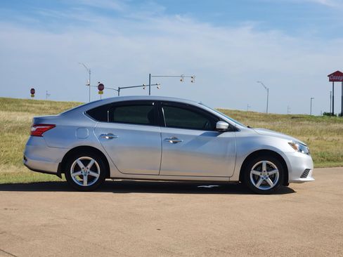 Used 2019 Nissan Sentra S FWD image 7