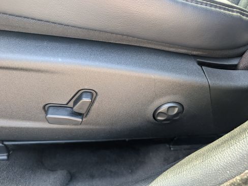 Used 2016 Chrysler 300 C Platinum w/ Safetytec Plus Group image 24