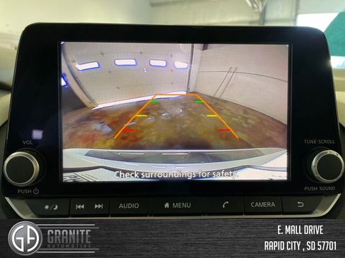 Used 2024 Nissan Rogue SV w/ SV Premium Package image 20