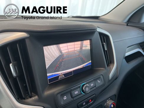 Used 2023 GMC Terrain SLE w/ Driver Convenience Package image 12