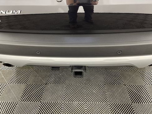 Used 2023 Ford Escape Platinum w/ Premium Technology Package image 8