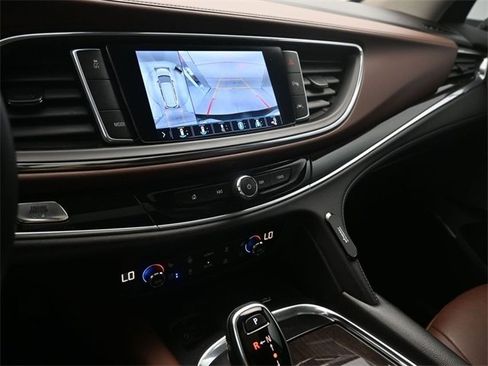 Used 2021 Buick Enclave Avenir w/ Avenir Technology Package image 12