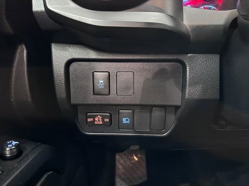 Used 2022 Toyota Tacoma SR image 23