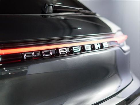 Certified 2026 Porsche Macan image 31