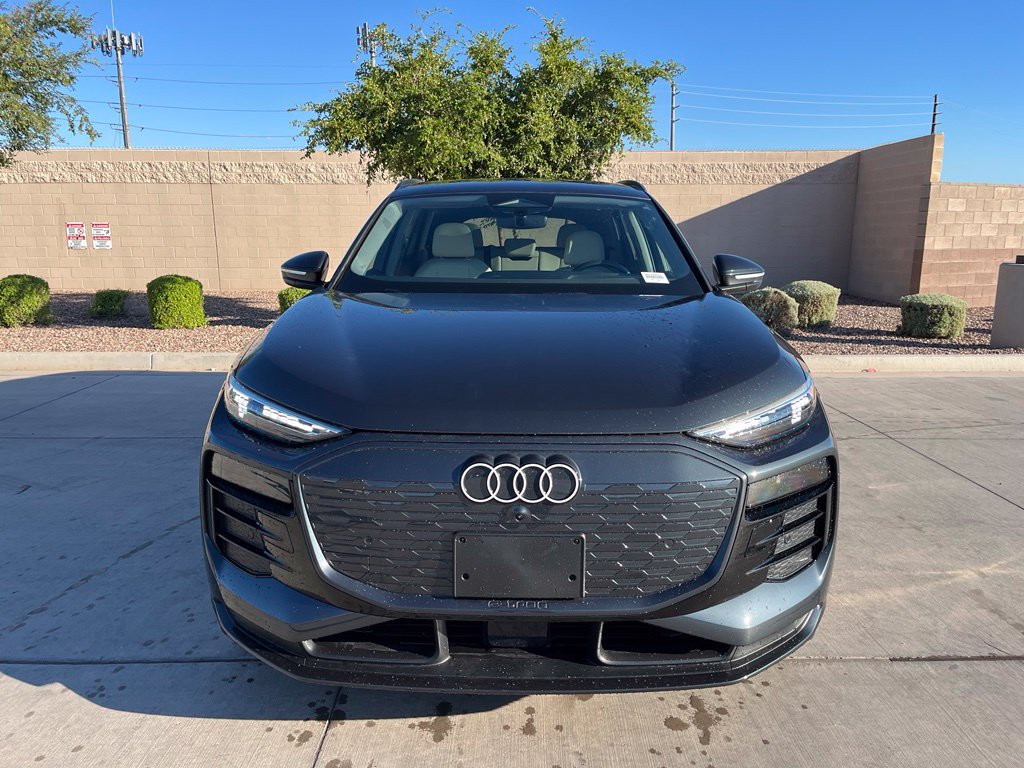 Used 2025 Audi Q6 e-tron Prestige w/ 20" Wheel Package AWD/4WD image 3