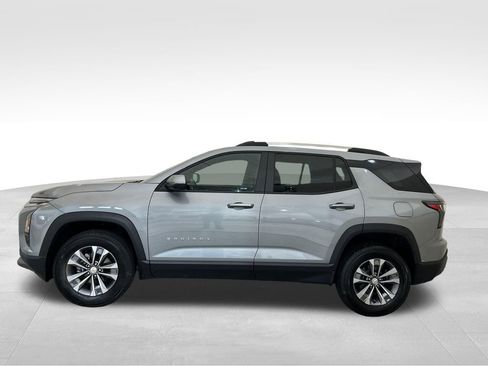 Used 2025 Chevrolet Equinox LT w/ Convenience Package II FWD image 2