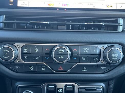 New 2026 Jeep Gladiator Sport image 4