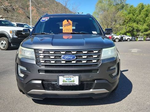Used 2016 Ford Explorer XLT w/ Equipment Group 202A FWD image 6