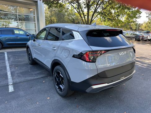 New 2026 Kia Sportage EX image 7