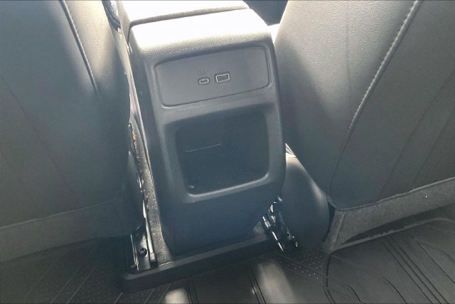 Used 2025 Chevrolet Trax LT w/ LT Convenience Package FWD image 36