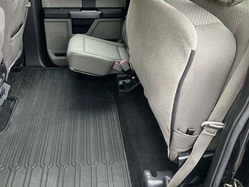 Used 2020 Ford F150 XLT image 37