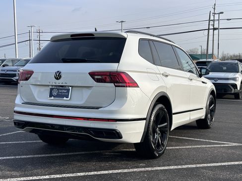 Certified 2024 Volkswagen Tiguan SE R-Line image 7
