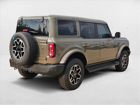 New 2025 Ford Bronco Outer Banks AWD/4WD image 2