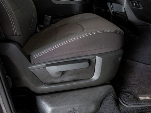 Used 2024 RAM 2500 Big Horn w/ Sport Appearance Package image 30