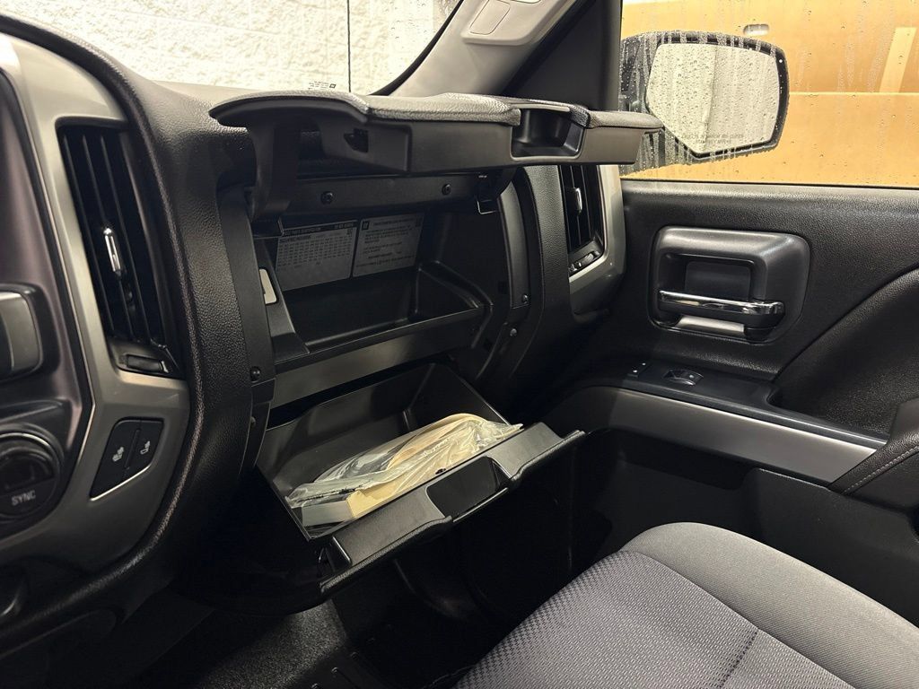 Used 2017 Chevrolet Silverado 1500 LT w/ All Star Edition AWD/4WD image 29
