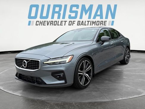Used 2019 Volvo S60 T6 R-Design AWD/4WD image 2
