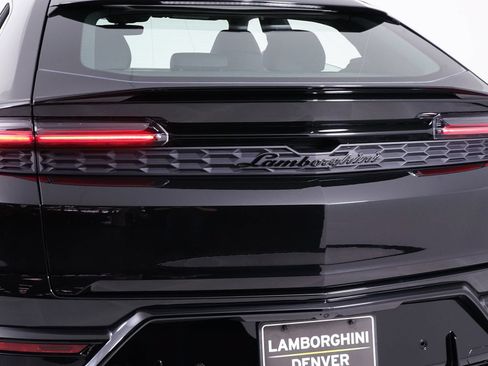 Used 2026 Lamborghini Urus SE AWD/4WD image 20