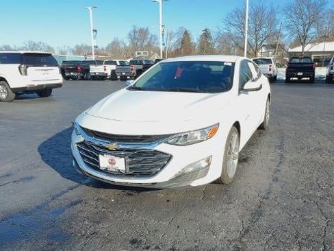 Used 2024 Chevrolet Malibu LT image 3