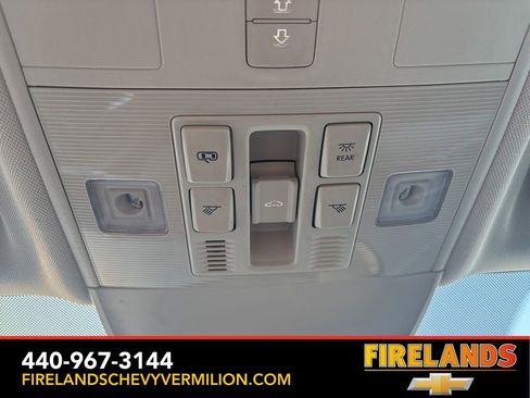 Used 2025 Volkswagen Taos SE image 26