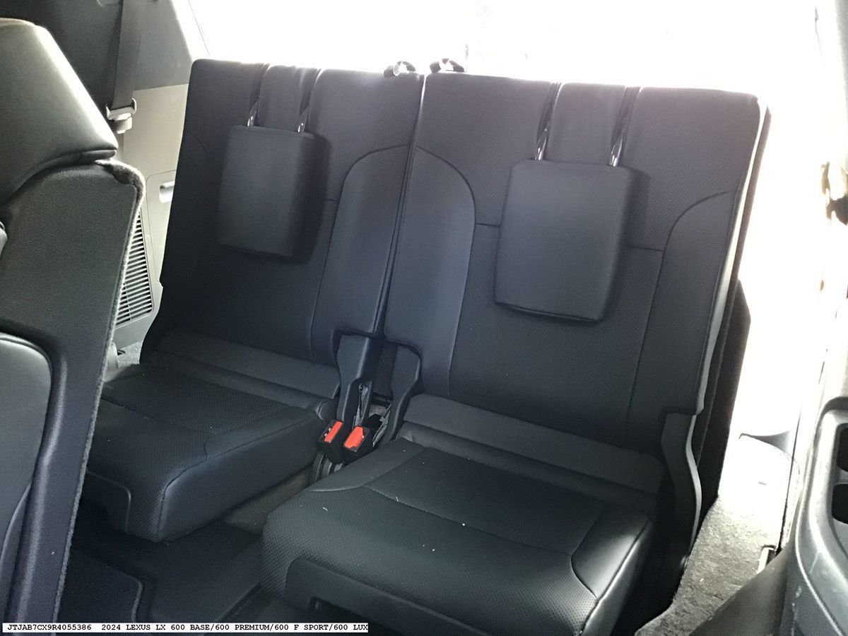 Used 2024 Lexus LX 600 4WD w/ Interior Upgrade Package image 9