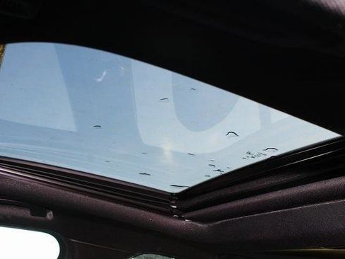 Used 2025 BMW 330i xDrive Sedan image 4