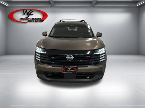 Used 2025 Nissan Kicks SR FWD image 2
