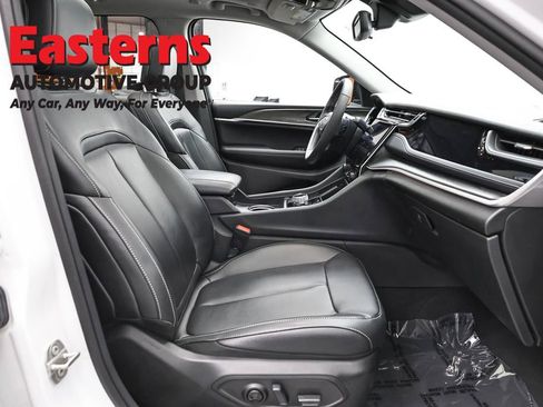 Used 2023 Jeep Grand Cherokee 4WD 4xe image 27