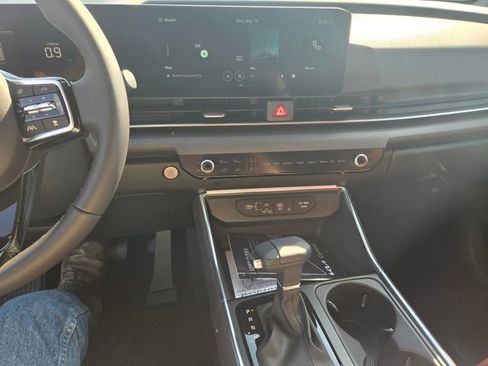 New 2026 Kia Carnival EX FWD image 2