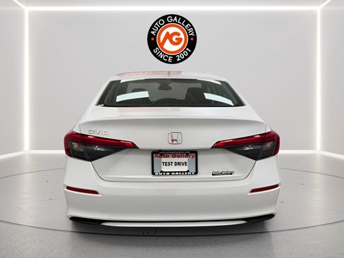 Used 2022 Honda Civic EX image 4