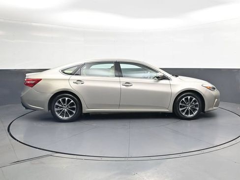 Used 2016 Toyota Avalon XLE Premium FWD image 3