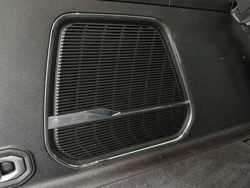 Used 2024 Jeep Wagoneer Series II w/ Flexible Seating Group image 22